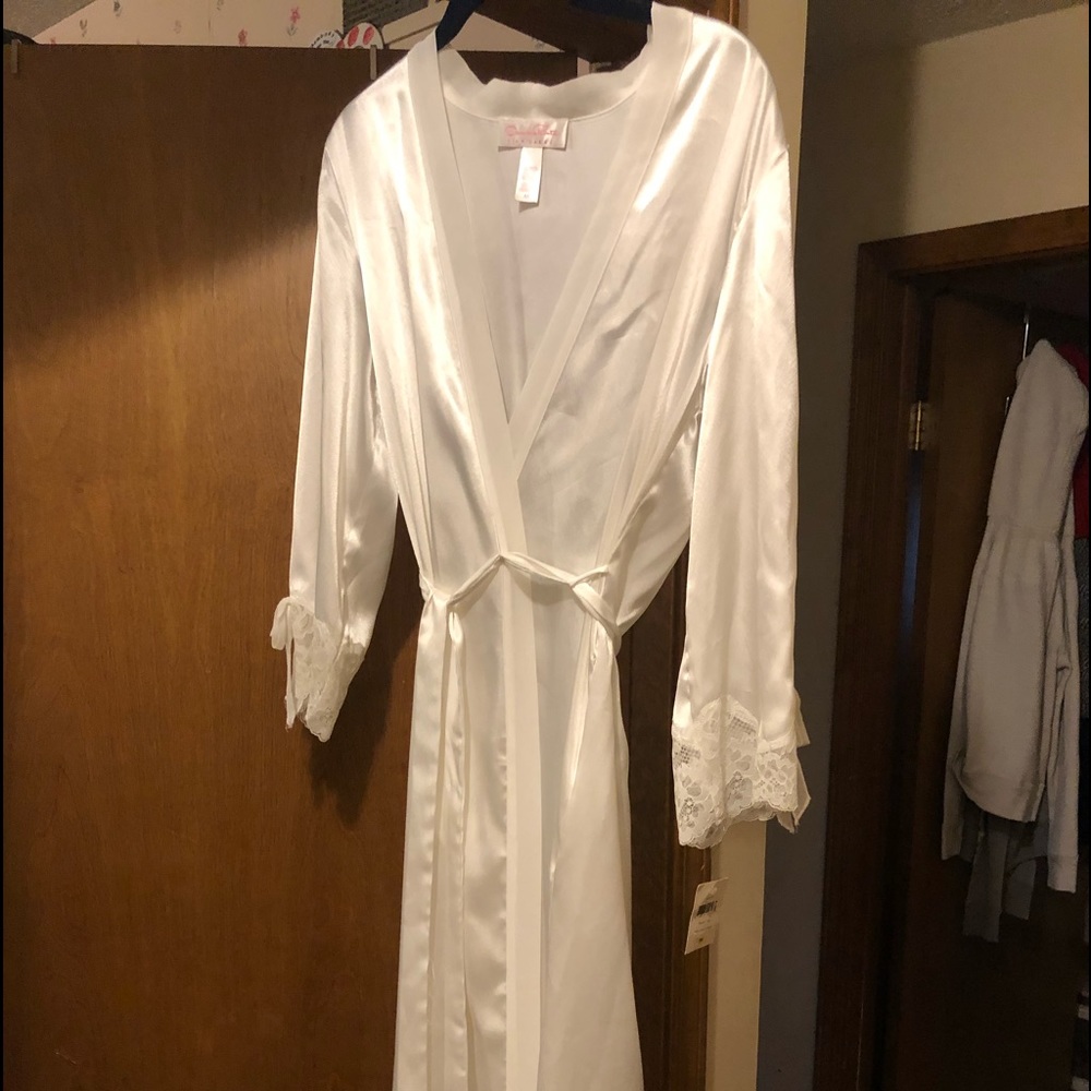 HOTTTTT!!!OSCAR DE LA RENTA NIGHTGOWN NWT - Picture 1 of 8